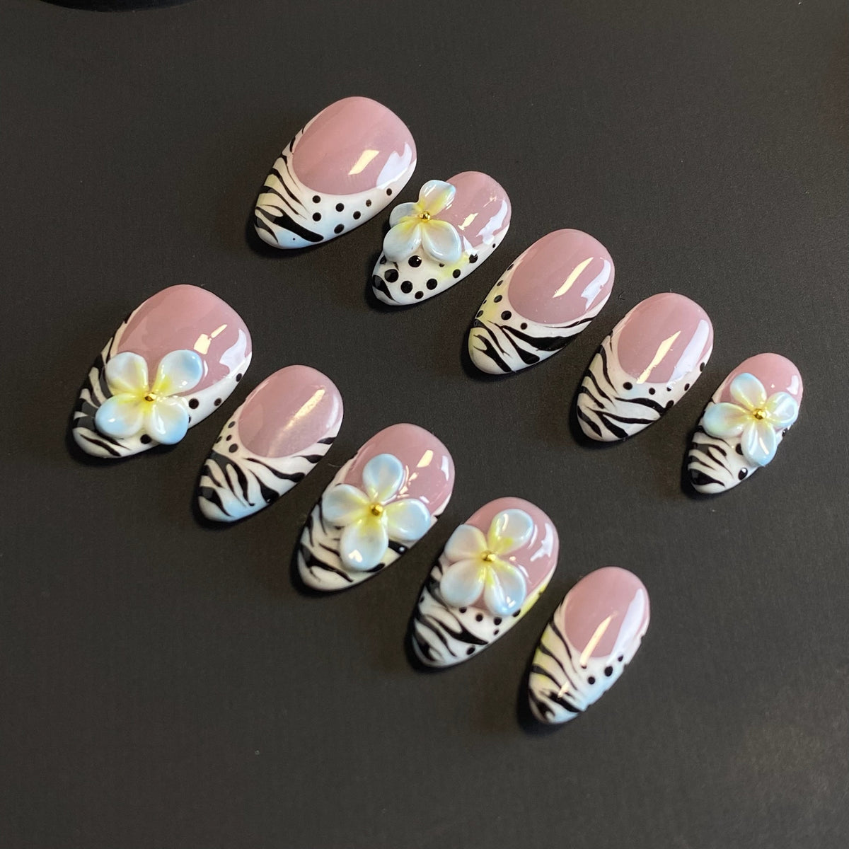 Daisy Noir Petite short almond press-on nails - view 1
