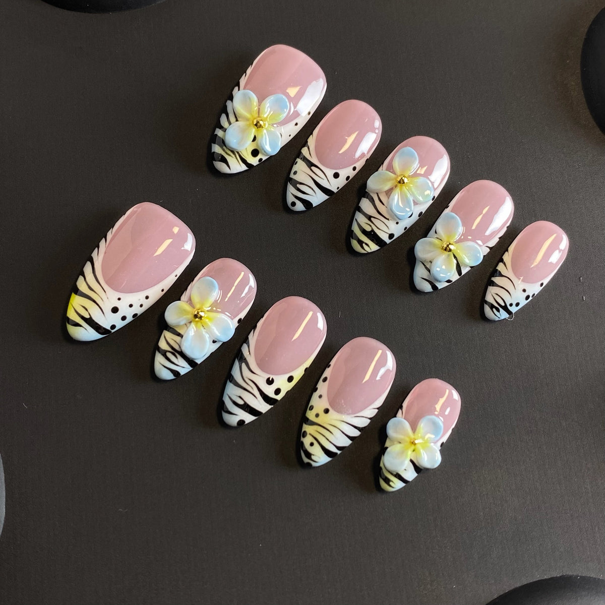 Daisy Noir Bloom short almond press-on nails - view 1
