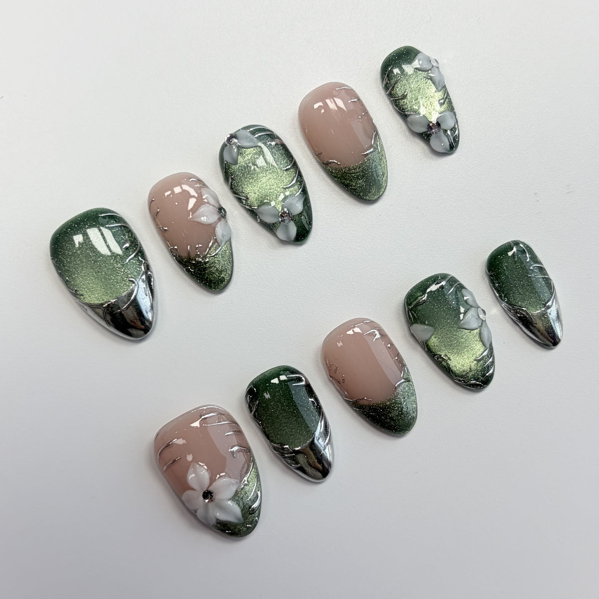 Emerald Lace short almond press-on nails - view 3