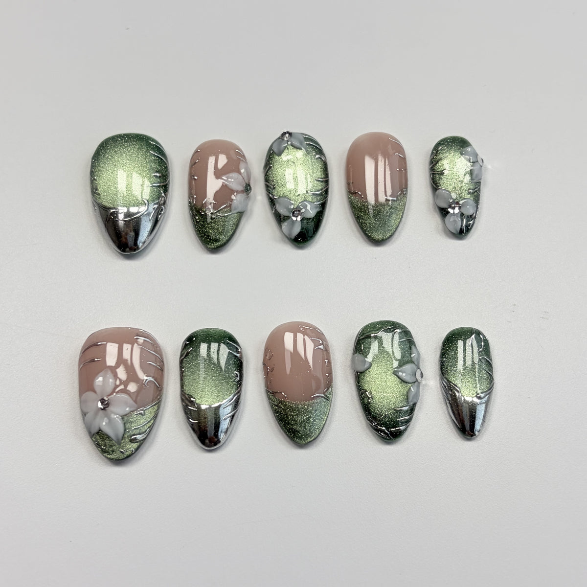Emerald Lace short almond press-on nails - view 4