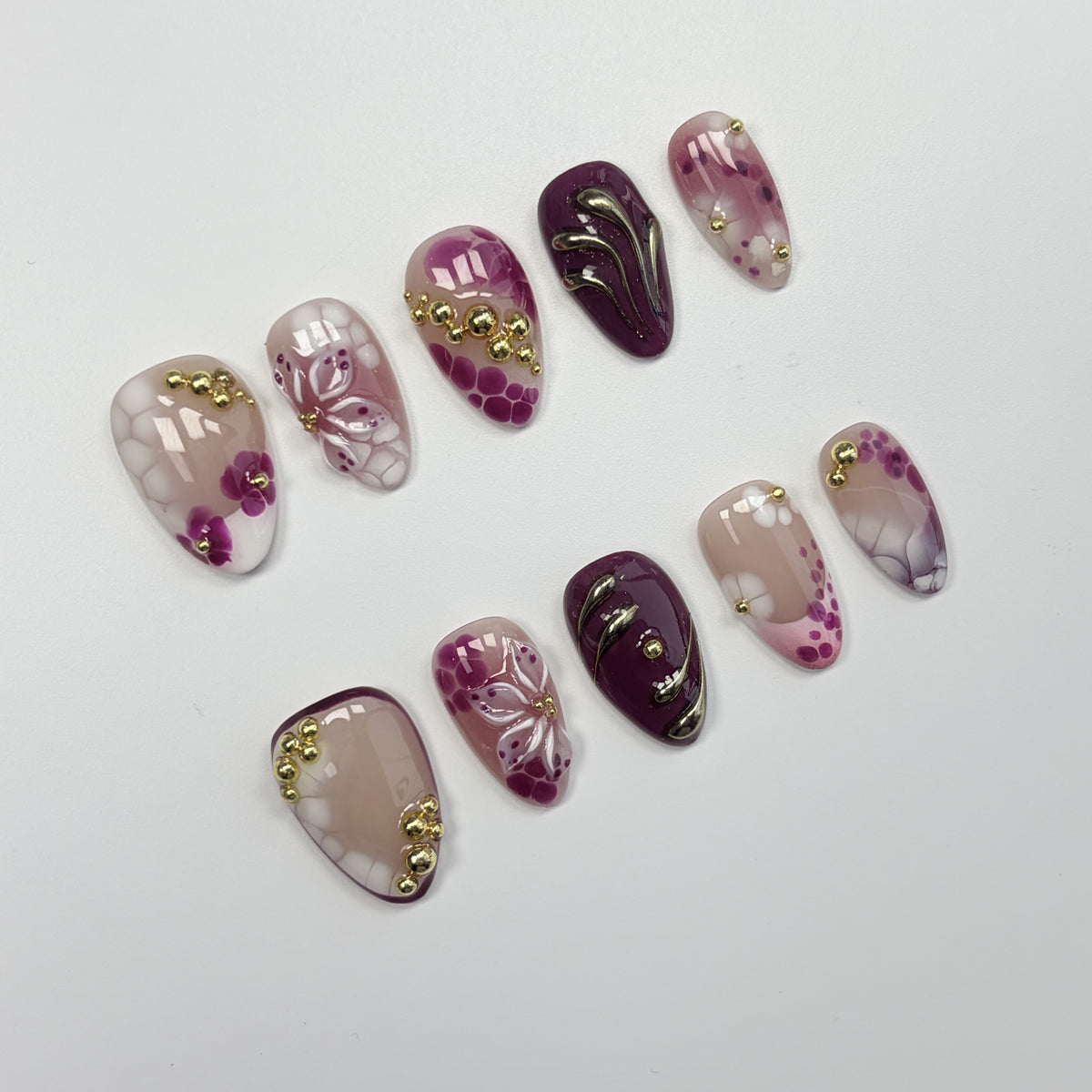 Mulberry Romance short almond press-on nails - view 3