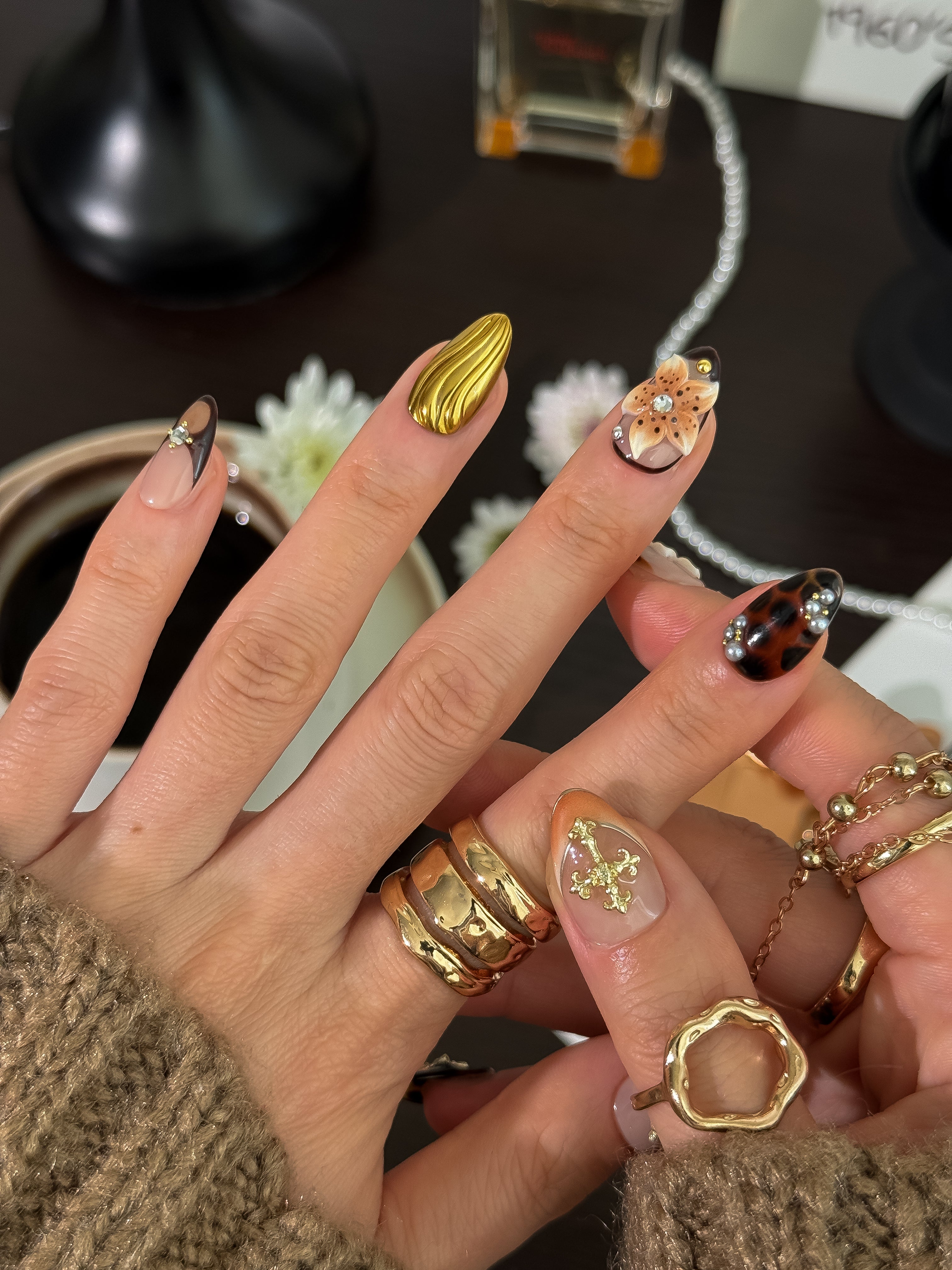 Amber Reign press-on nails lifestyle 2