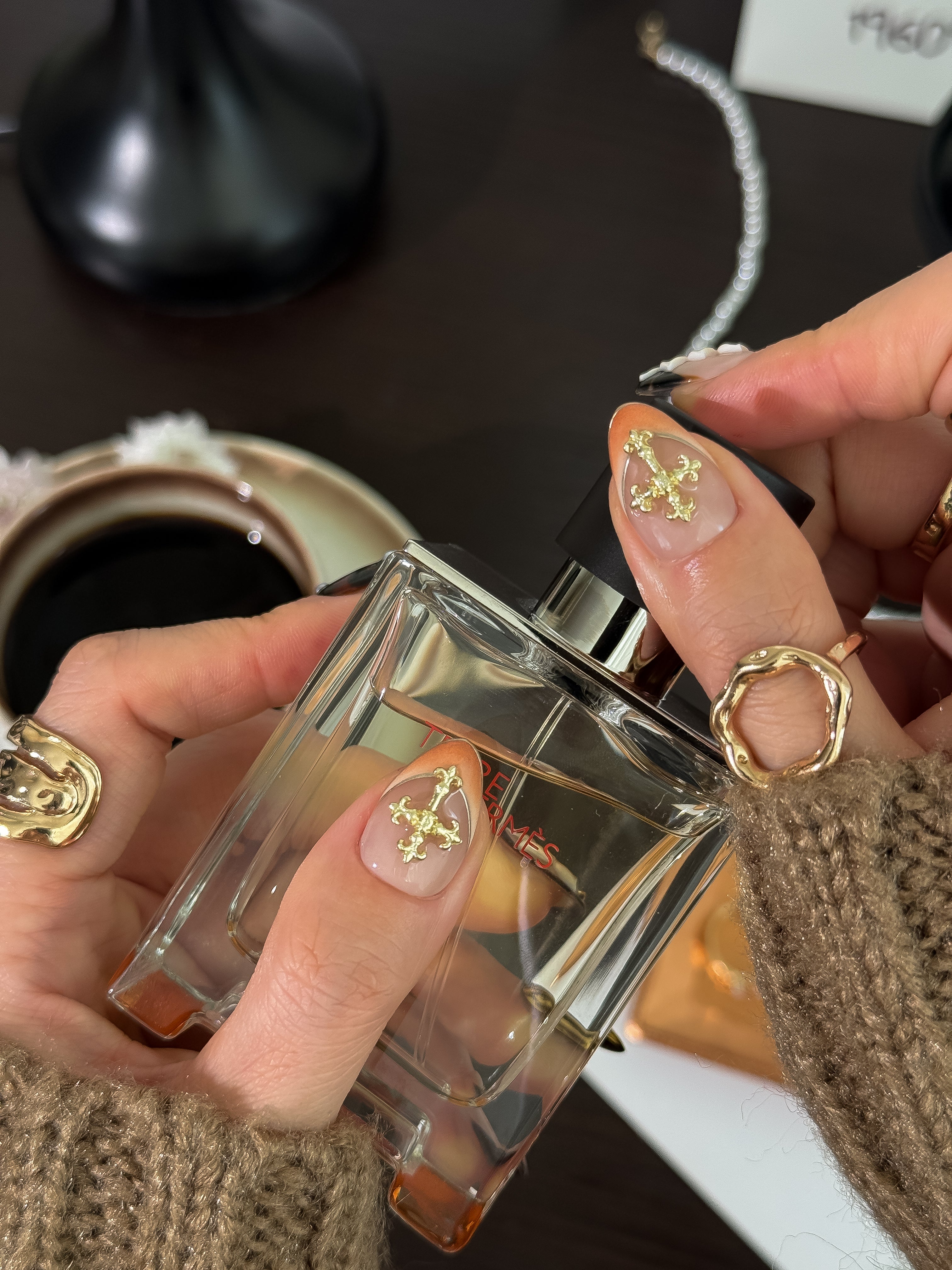 Amber Reign press-on nails lifestyle 3